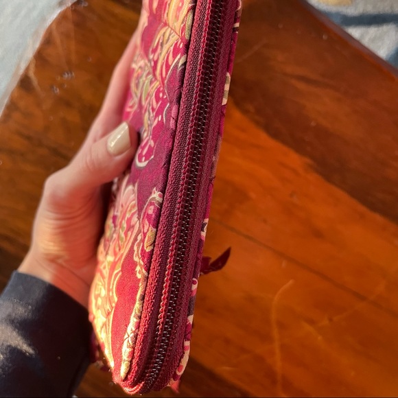 Vera Bradley Deep Raspberry Paisley Travel Wallet Wristlet - Picture 2 of 8